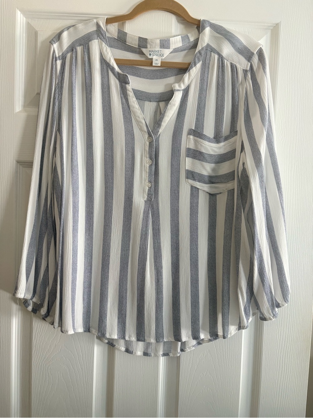 Market & Spruce White and Navy Striped Knit Top